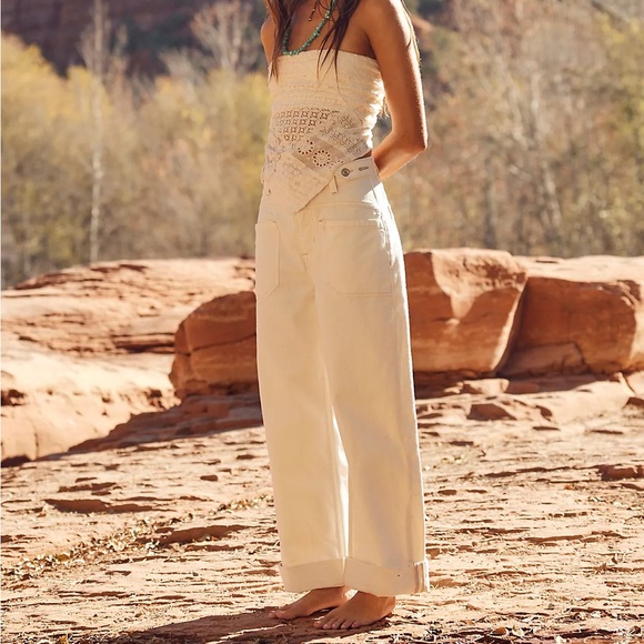 Free People
Palmer Mid Rise Relaxed Button Waist Cuffed Jeans🥨🥨🥨 - Picture 6 of 6